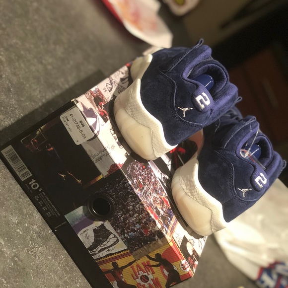 Jordan Retro 11 Jeter Low - Picture 4 of 5